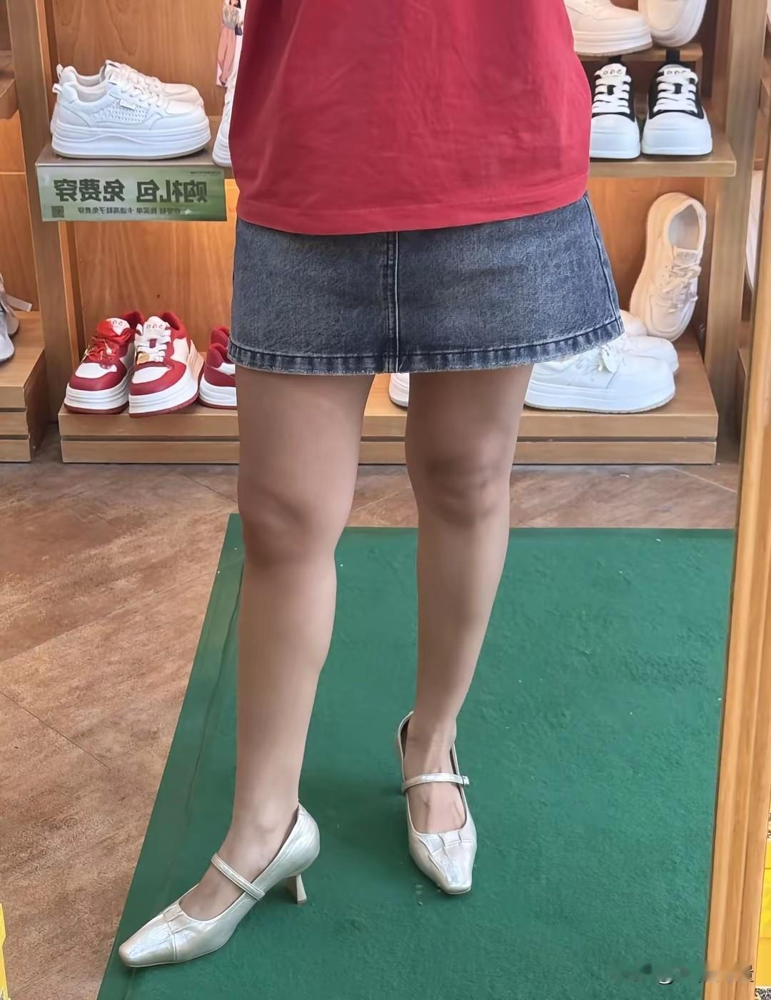 这站姿，穿高跟鞋也没有女人味