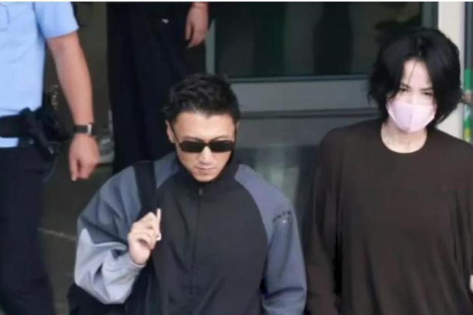 谢霆锋回北京接王菲！二人一同抵达西安，为体验陕西文化提前现身
娱乐