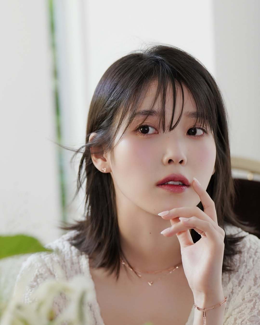 IU 