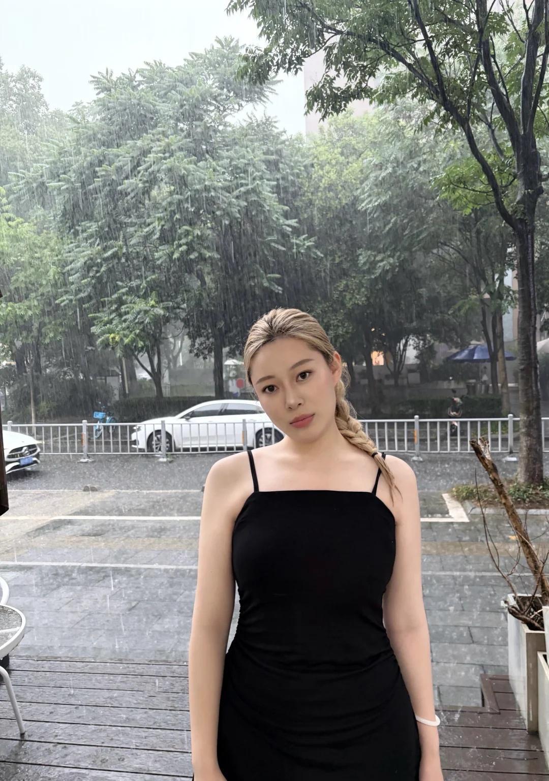 宁波好大的雨🌧️
fyp 突如其来的雨 我的城市一直在下雨OOTD