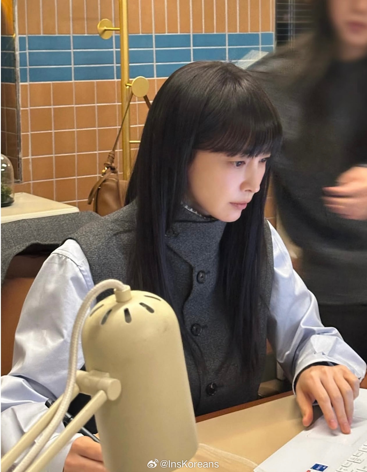 穿搭分享 连续更新第2749天韩国时尚女生日常搭配李娜英的剧中搭配我看也很适合现