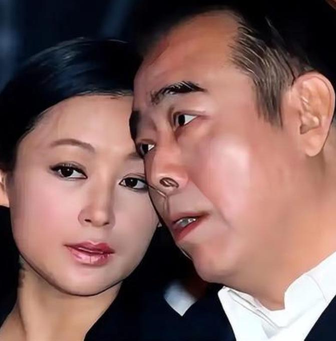 近期陈凯歌与陈红多次同框亮相，展现出了他们之间的深厚感情与默契，引发网友关注。