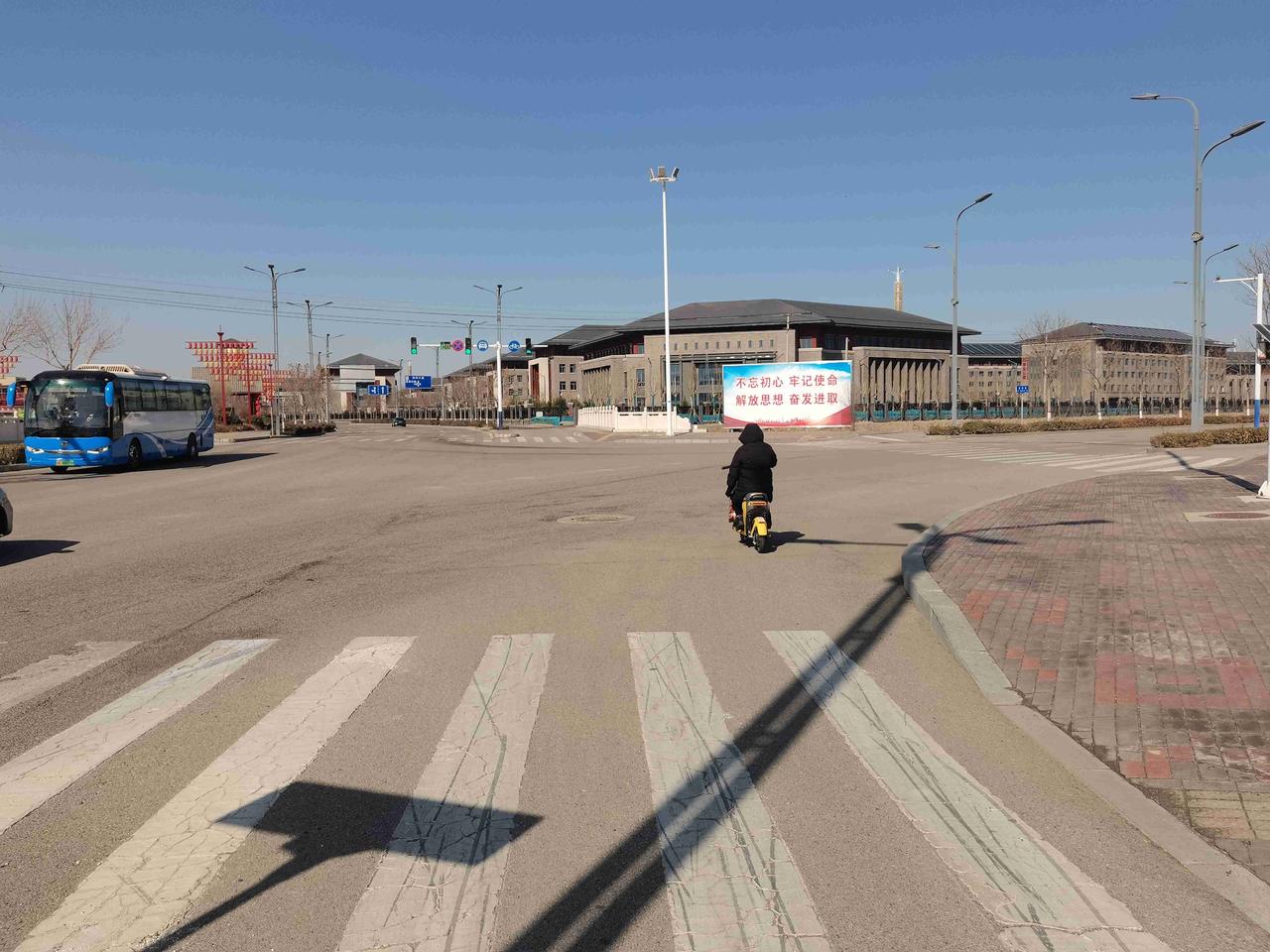 我的今日状态：😁轻松愉快
我这里的天气：☀️晴天