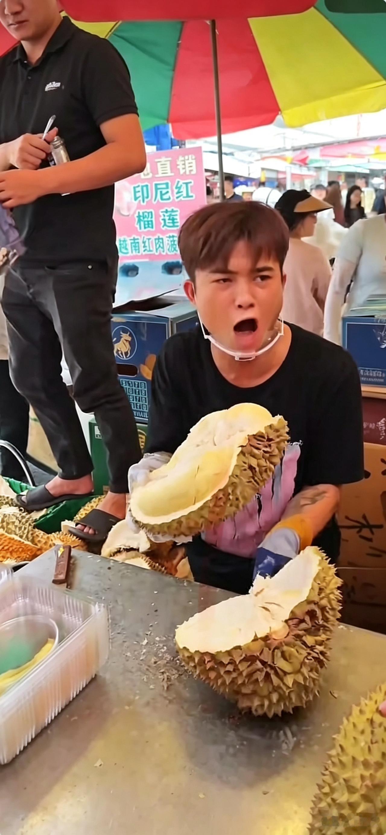 来南宁旅行，一定要体验超有仪式感的开榴莲！

很多人来南宁旅游，打卡过青秀山、逛