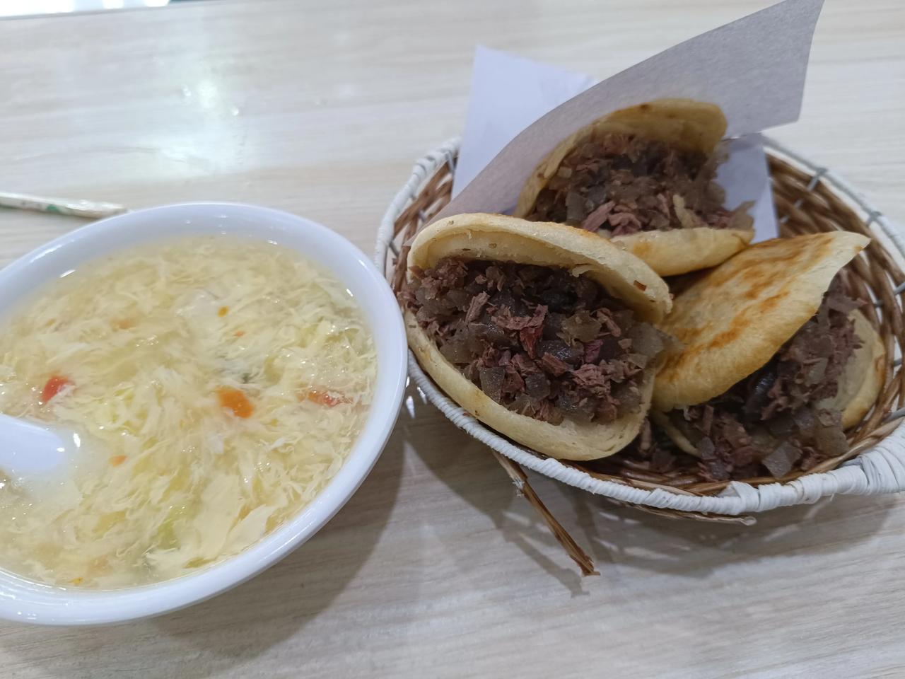 90后的大龄男没结婚，没有女朋友，跑了几百公里来保定见网友，结果到了人家把我删除