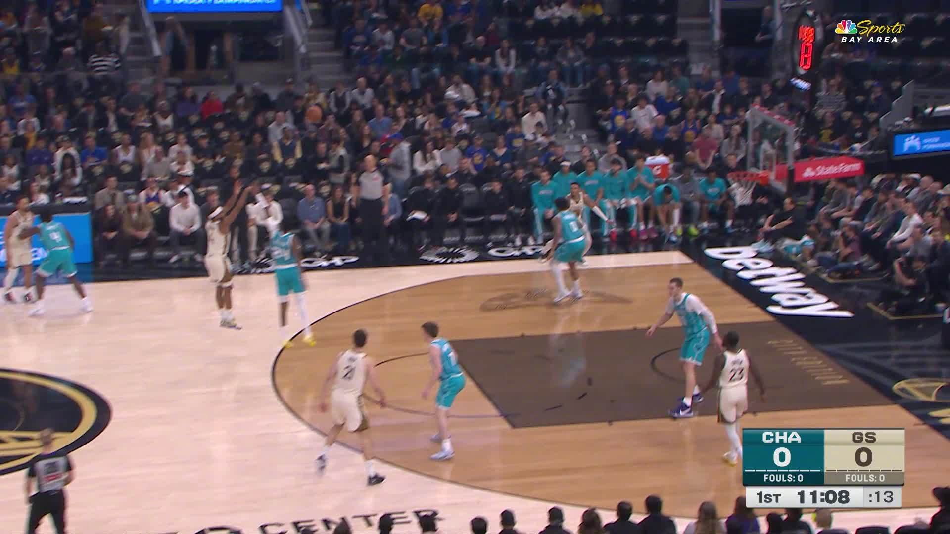 穆迪延续火热状态，开场三分命中🎯黄蜂vs勇士