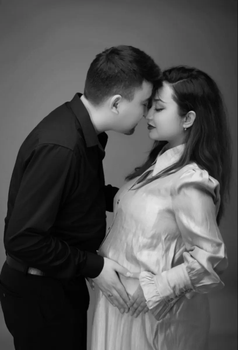 妈妈不是因为孩子而当妈妈的 她是因为爱爸爸才 选择了做妈妈 和爱的人有...