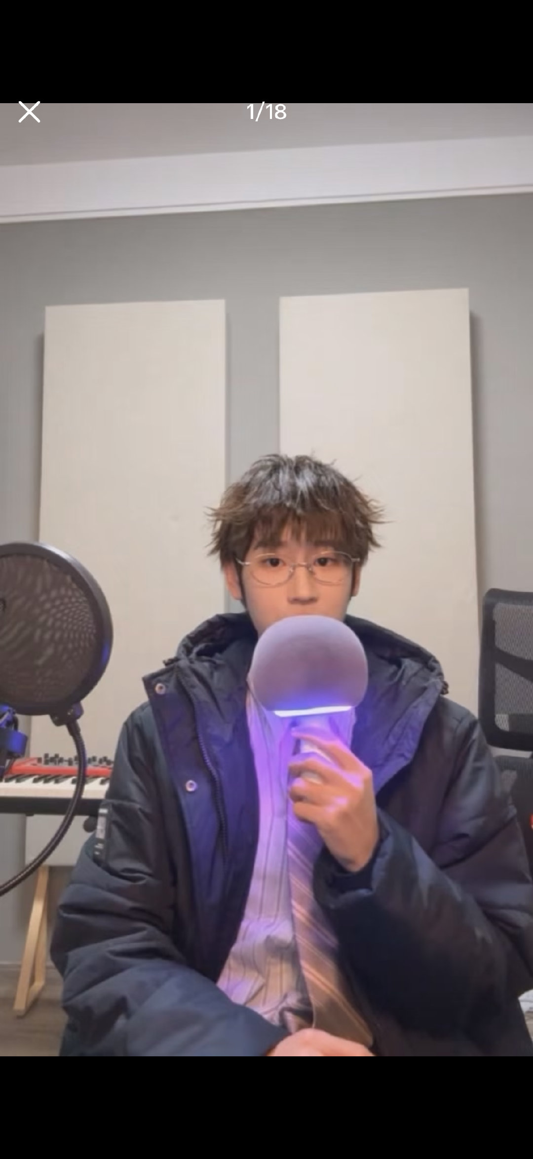 刘彰抽象开团秒跟  刘彰这个抽象玩得真的绝，不是那种刻意尬玩，就是自然而然接梗开