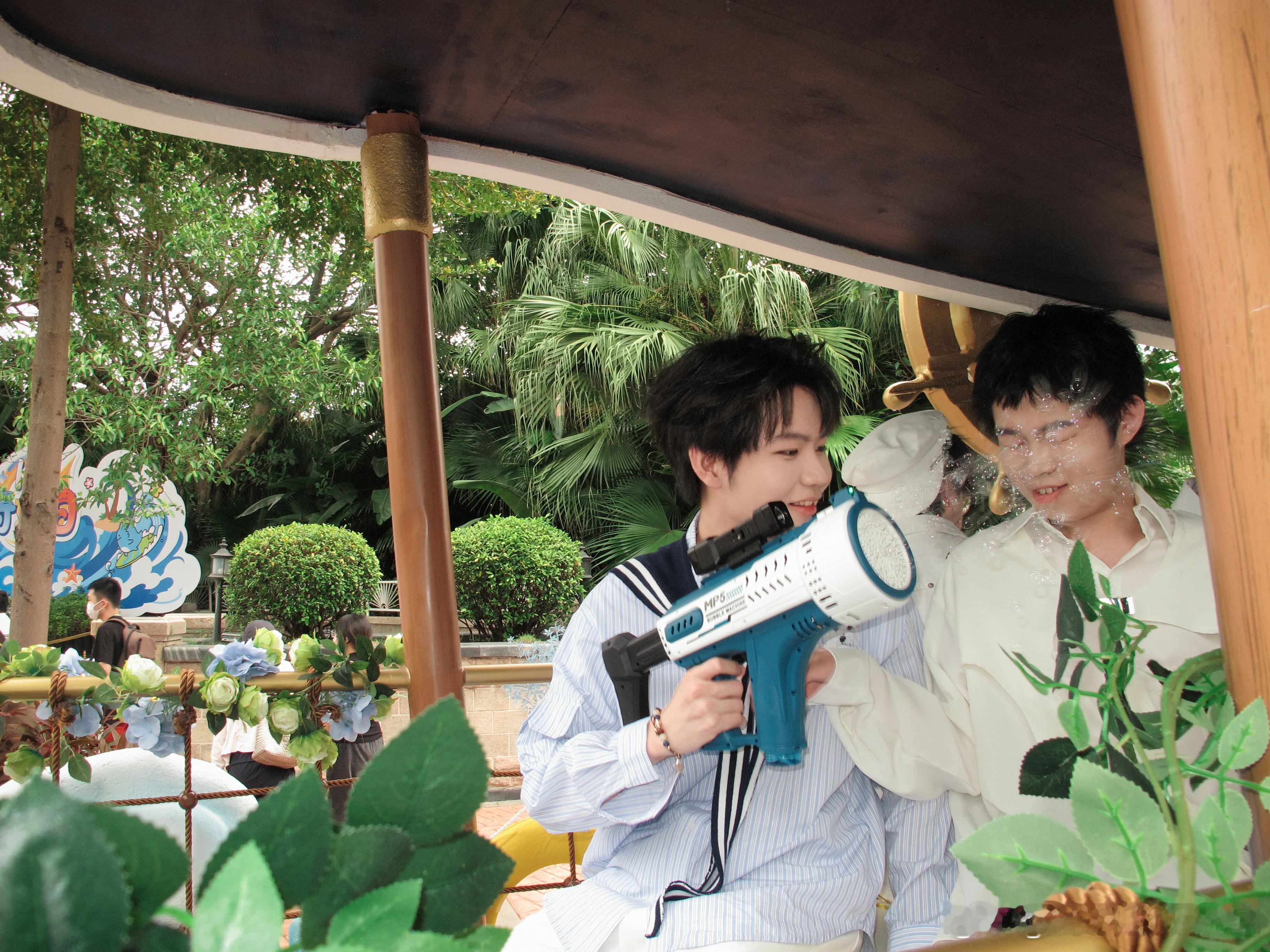 九尾在奇妙日玩开心了奇妙日解锁快乐模式！暂时抛开胜负压力，各种小游戏挨个体验，镜