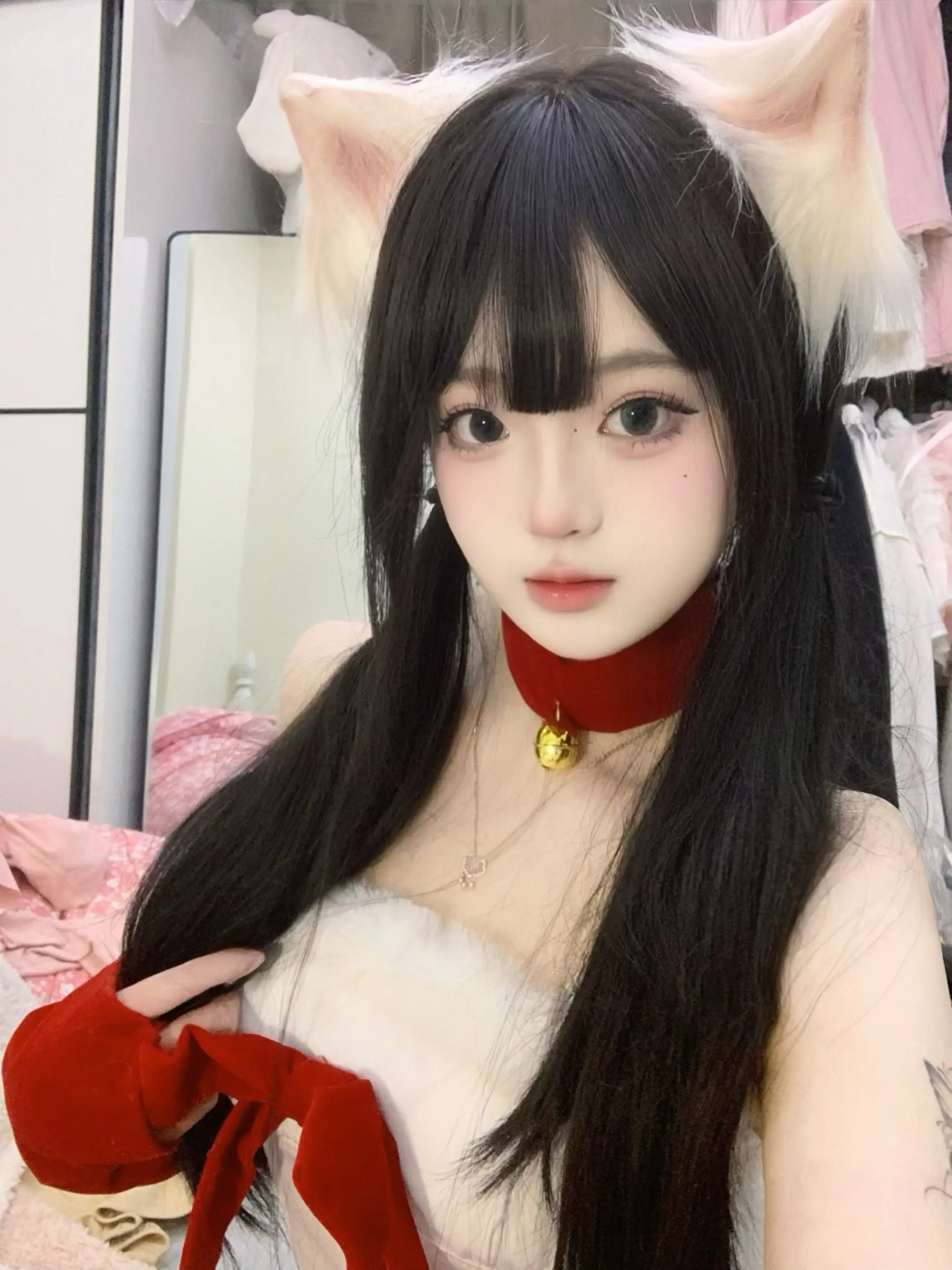 我高p确实安全 仇人飞来我家打我在门口蹲了一个月愣是没发现 我刚出门倒...