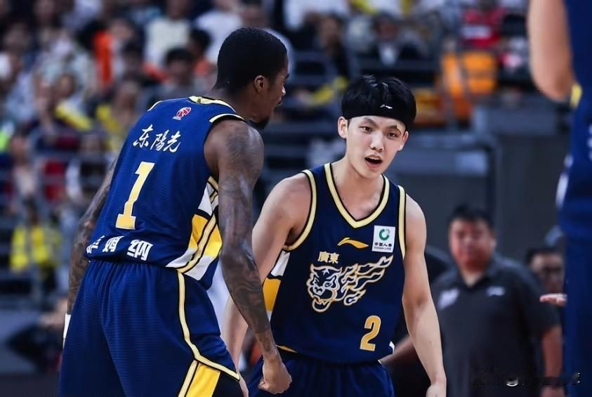 CBA常规赛第六轮，广东94：88赢下山东，功在这三人———

第一位：徐杰！广