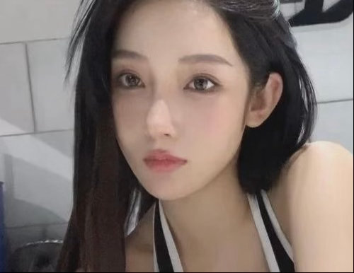 都美竹仍拒不道歉这场纠纷源于粉丝当初毫无保留的信任，大额资金往来过后双方生出巨大