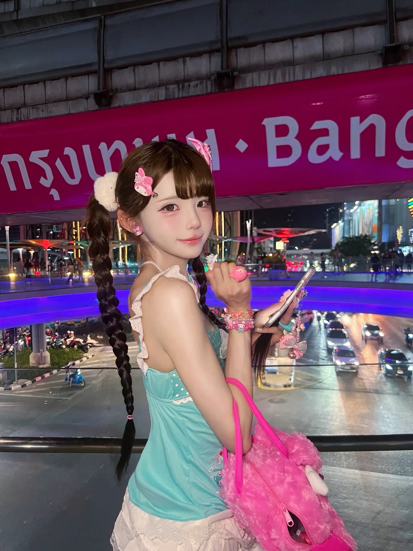 我再也不会觉得有哪个女孩子比你更加可爱 如果有 那就是明天的你