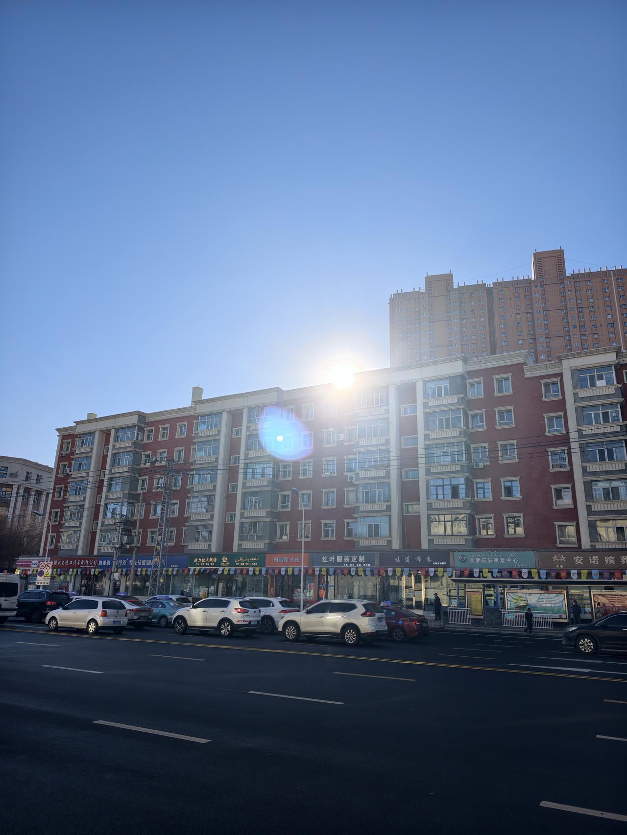 家有一老，如同有宝！晚上跟姥姥打视频聊天，聊了好久，因为我刚结婚两个月，所以担心