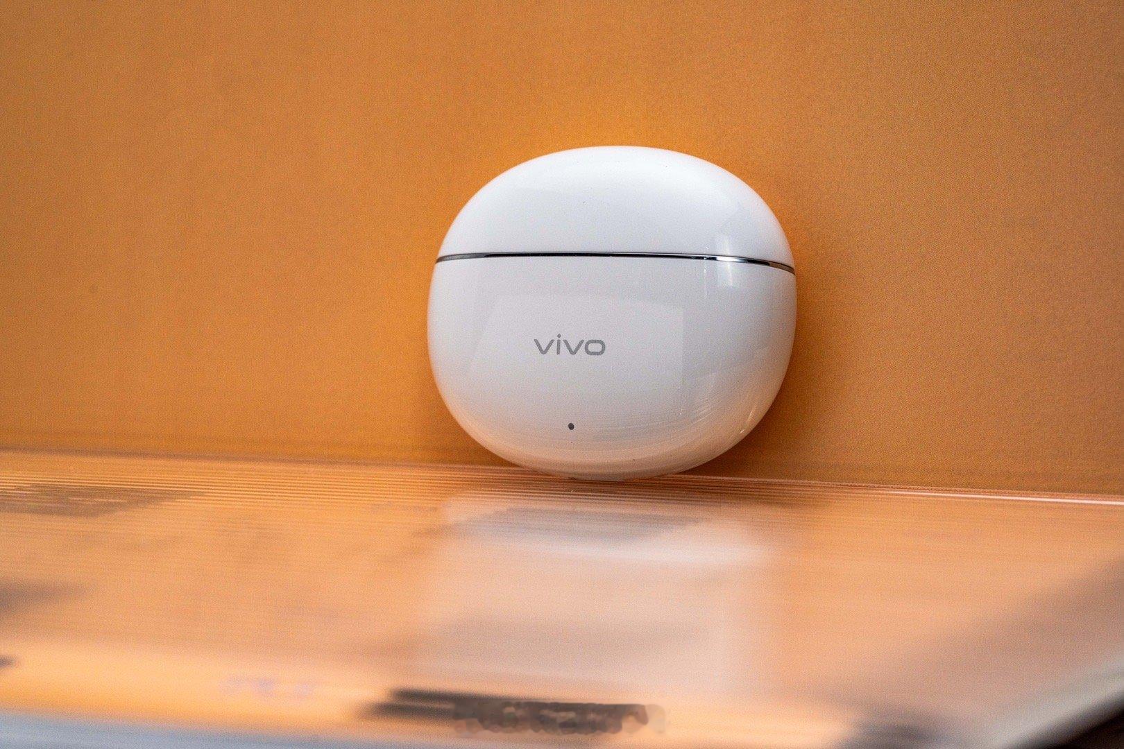 vivo不是新推出一款“半入耳降噪最强苹替”蓝牙耳机吗？作为苹果用户的我也是第一