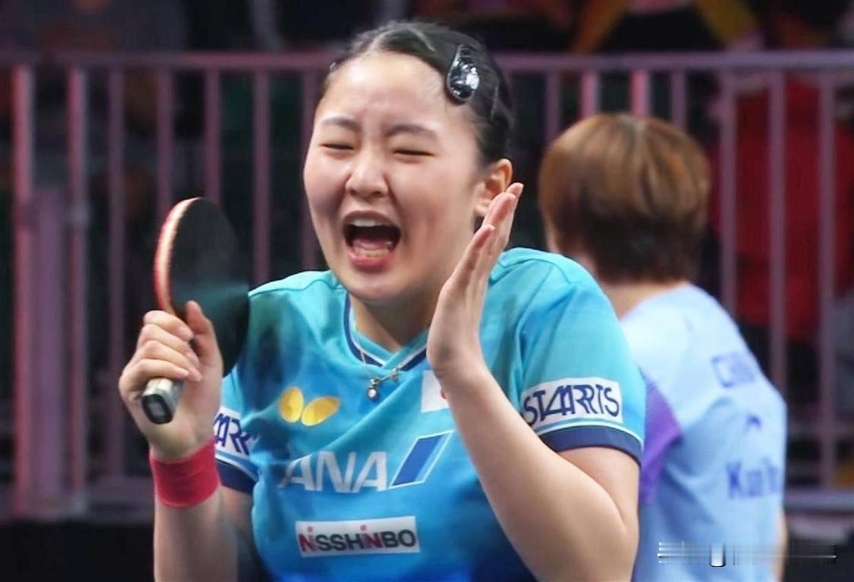 王励勤这下高兴坏了，不是因为蒯曼4-3逆转张本美和，而是蒯曼彻底蜕变了，已经稳稳