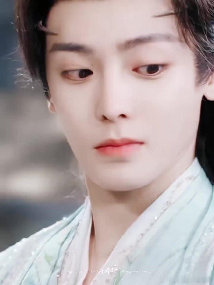 侯明昊纯恨剧情里拿了纯爱本侯明昊演的红烨完美诠释什么叫极致反差，上一世剑锋相向喊