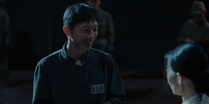 他在故事开头阻挡孩子必死的结局 黑暗之中的良知之光！909 在故事开篇就挺身而出