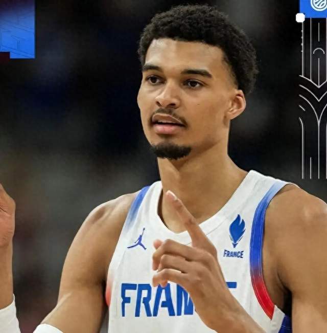 NBA炸了！“2大魔王”赛场血拼，约基奇空砍34+13，文班盛赞强敌