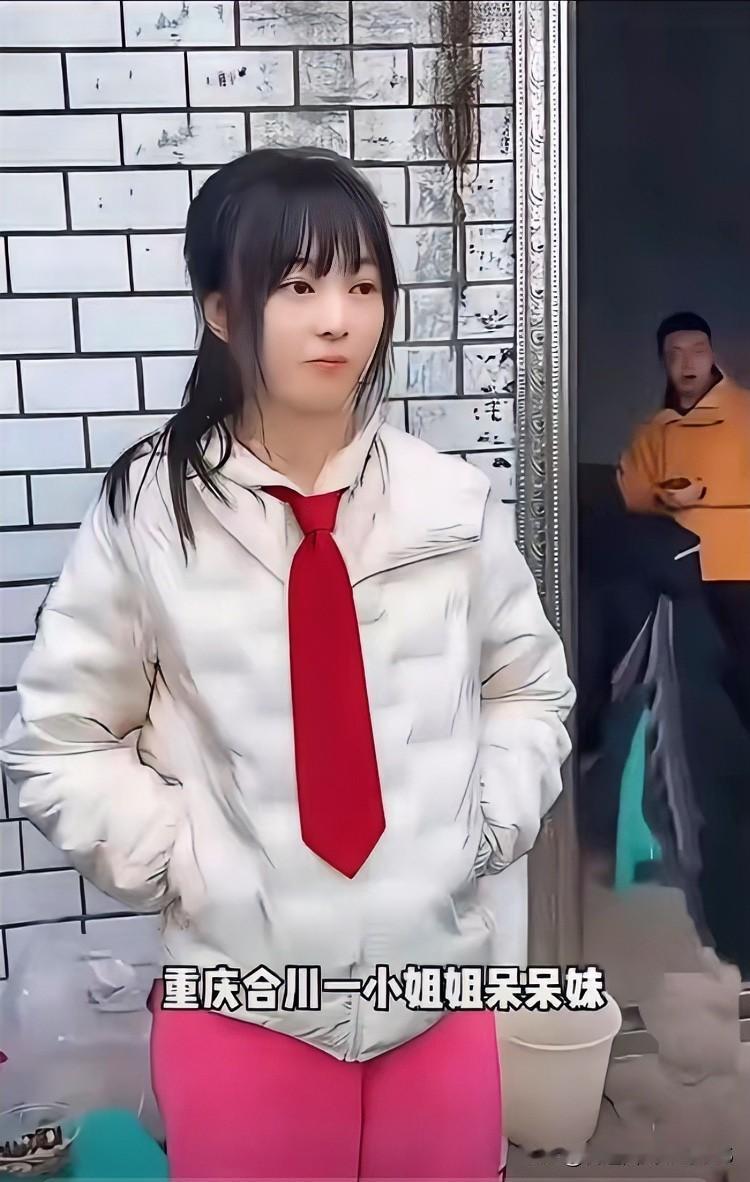 呆呆妹火了！无心插柳柳成荫！

网上开直播的多如牛毛，日常生活中也随处可见直播红