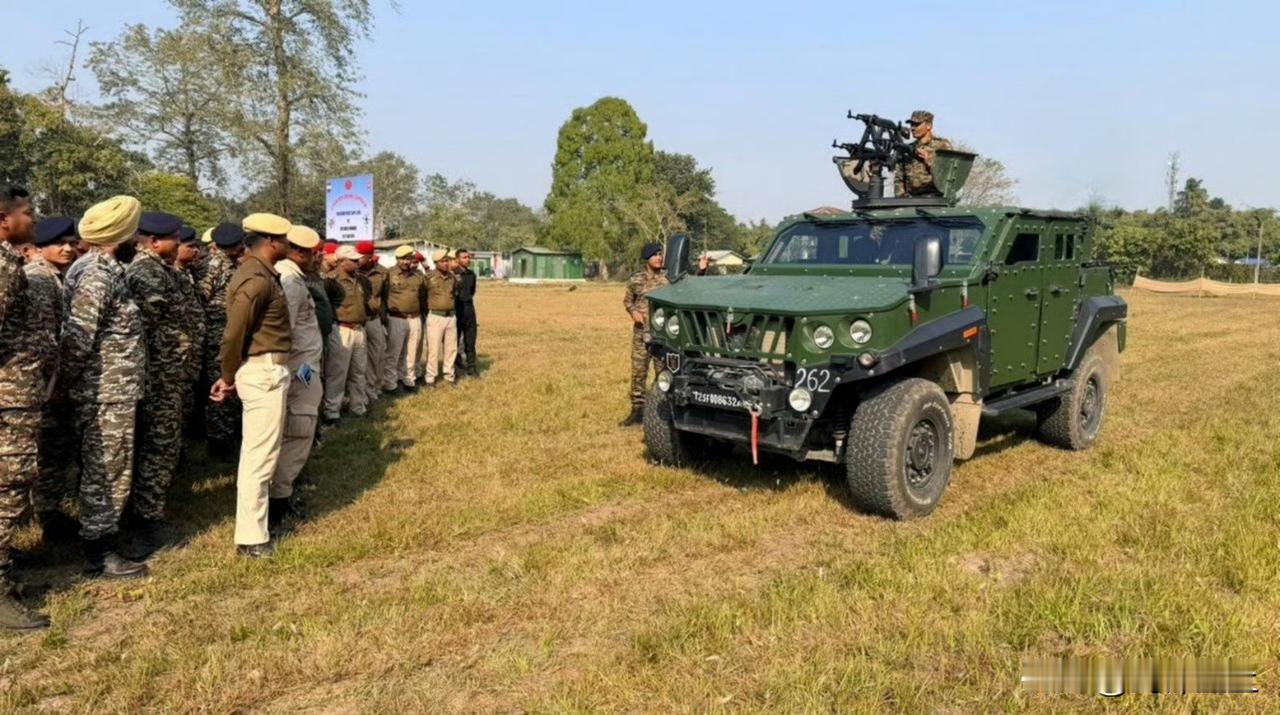 印度陆军人基反无人机速射炮，无惧任何电子干扰，一轮齐射消耗一个馒头
反看中国，已