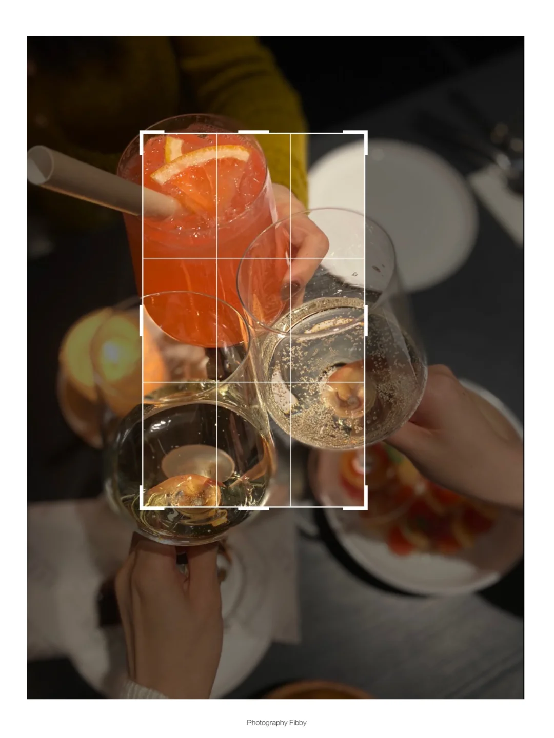 𝐜𝐡𝐞𝐞𝐫𝐬🥂这招裁着就裁出了海报氛围感