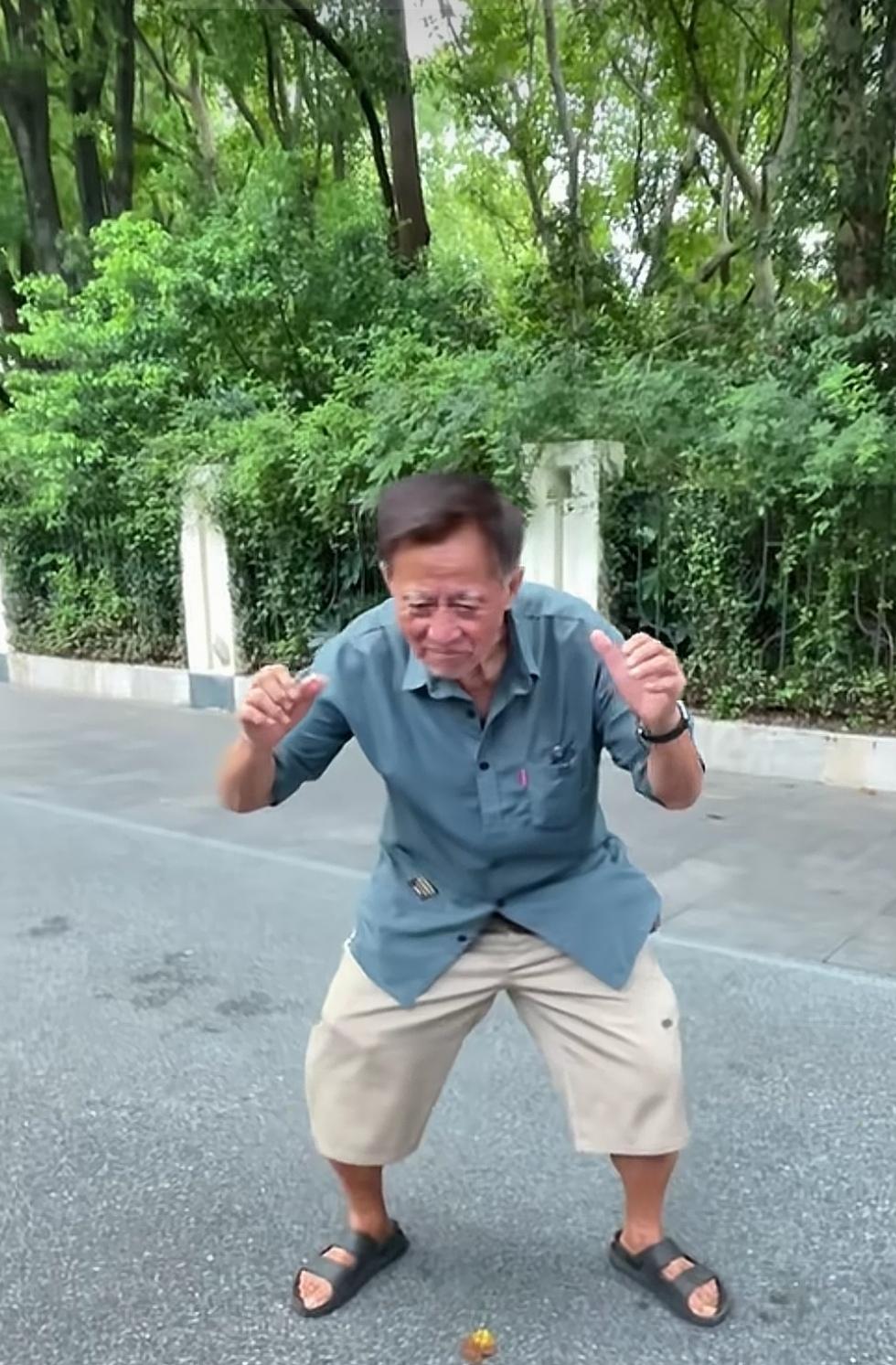 现在做自媒体也不容易！缺乏题材和流量，像爷叔这种，这些自媒体人是经常聚在一起研究