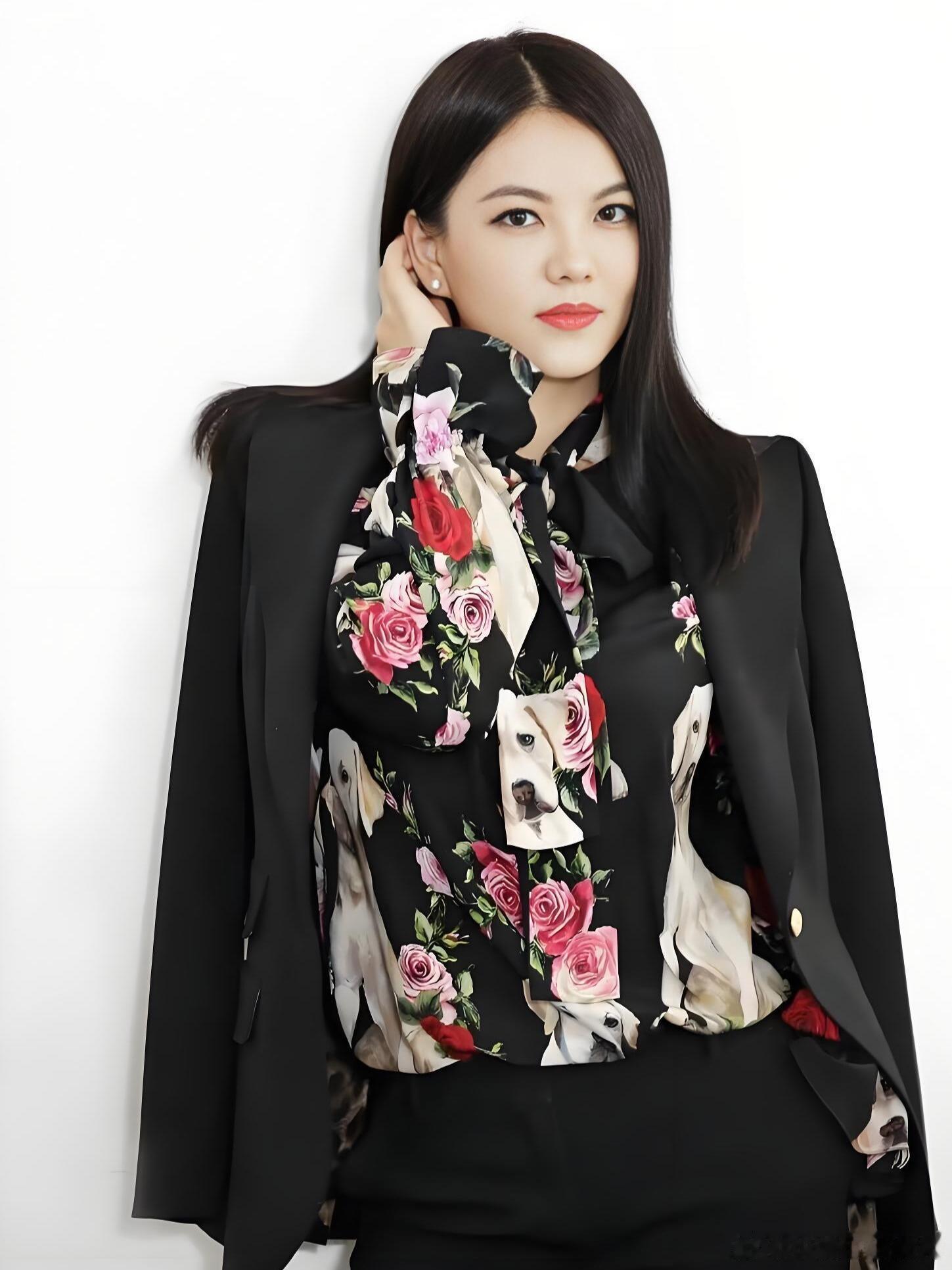 李湘全平台被禁关注！48小时从外交场合到账……谁懂啊！刚刷到李湘14号还在中巴建