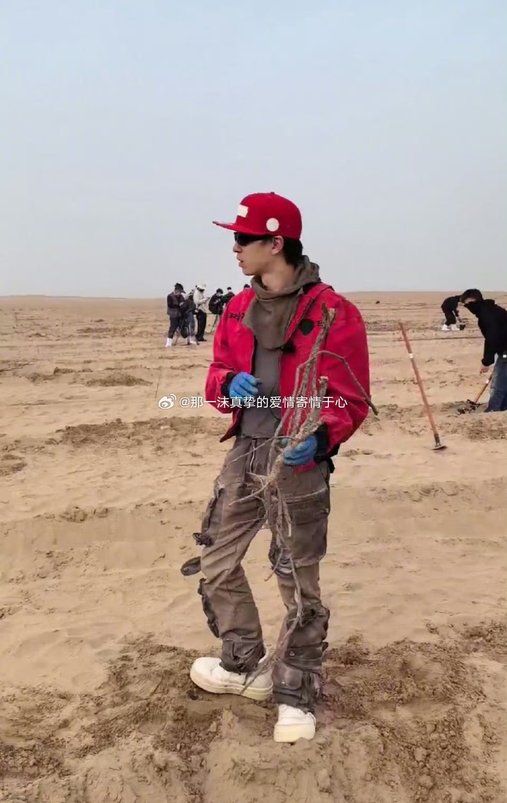 种地吧沙漠开工现场一沫真挚的情话种地吧沙漠开工现场！一沫真挚的情话