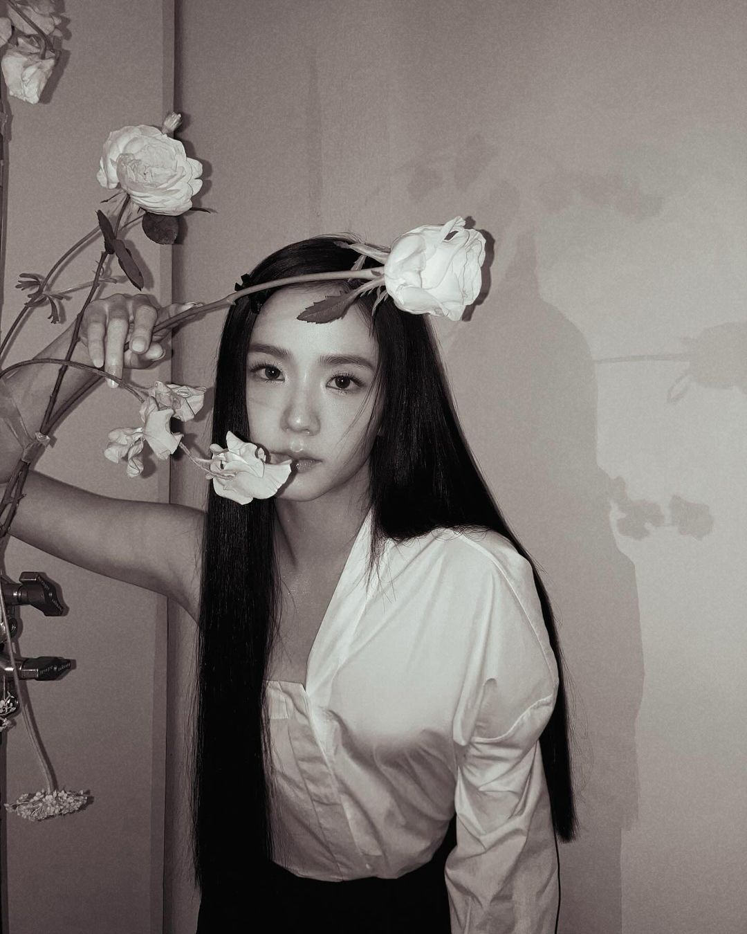 Jisoo ins更新🖤🌷 ​​​