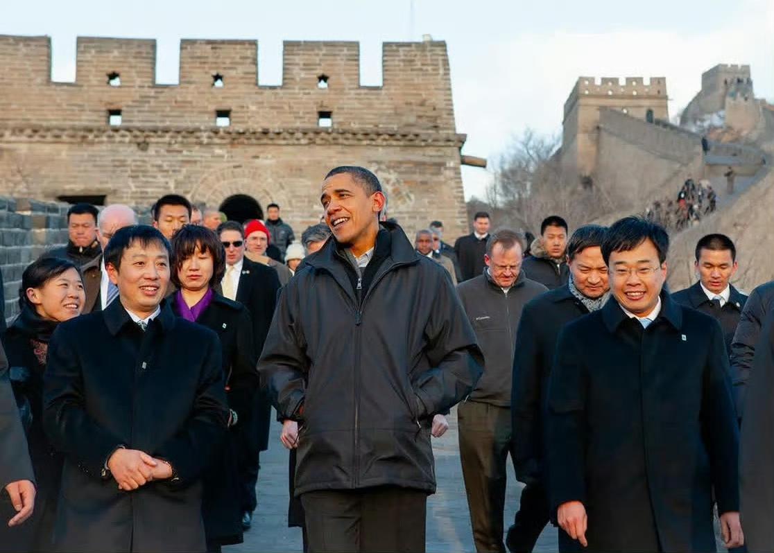 2009年11月18日，美国总统奥巴马访华期间游览八达岭长城。游览中他面对媒体评