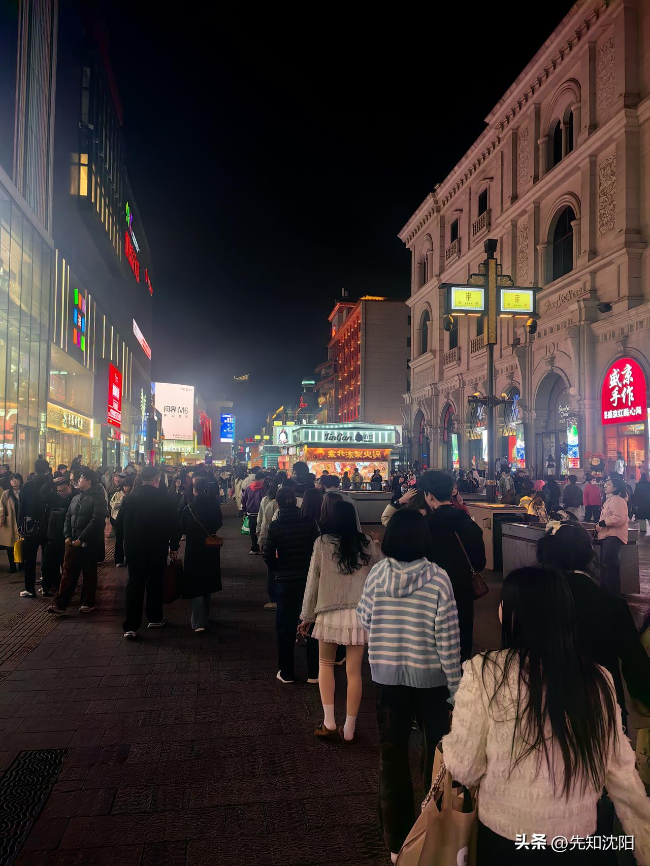 中街？你先别来了！


刚刚从中街地铁站挤出来，整个人都是懵的😵 2025年1