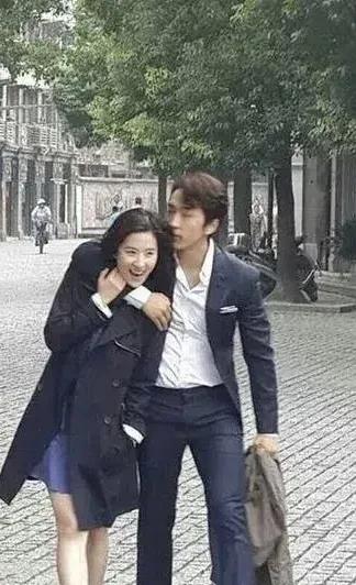 刘亦菲的男朋友好帅啊！男才女貌，两人太般配了。#娱乐# #明星#