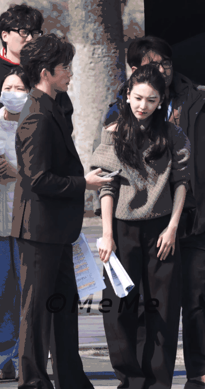 有没有感觉现在的现偶很土啊？ 