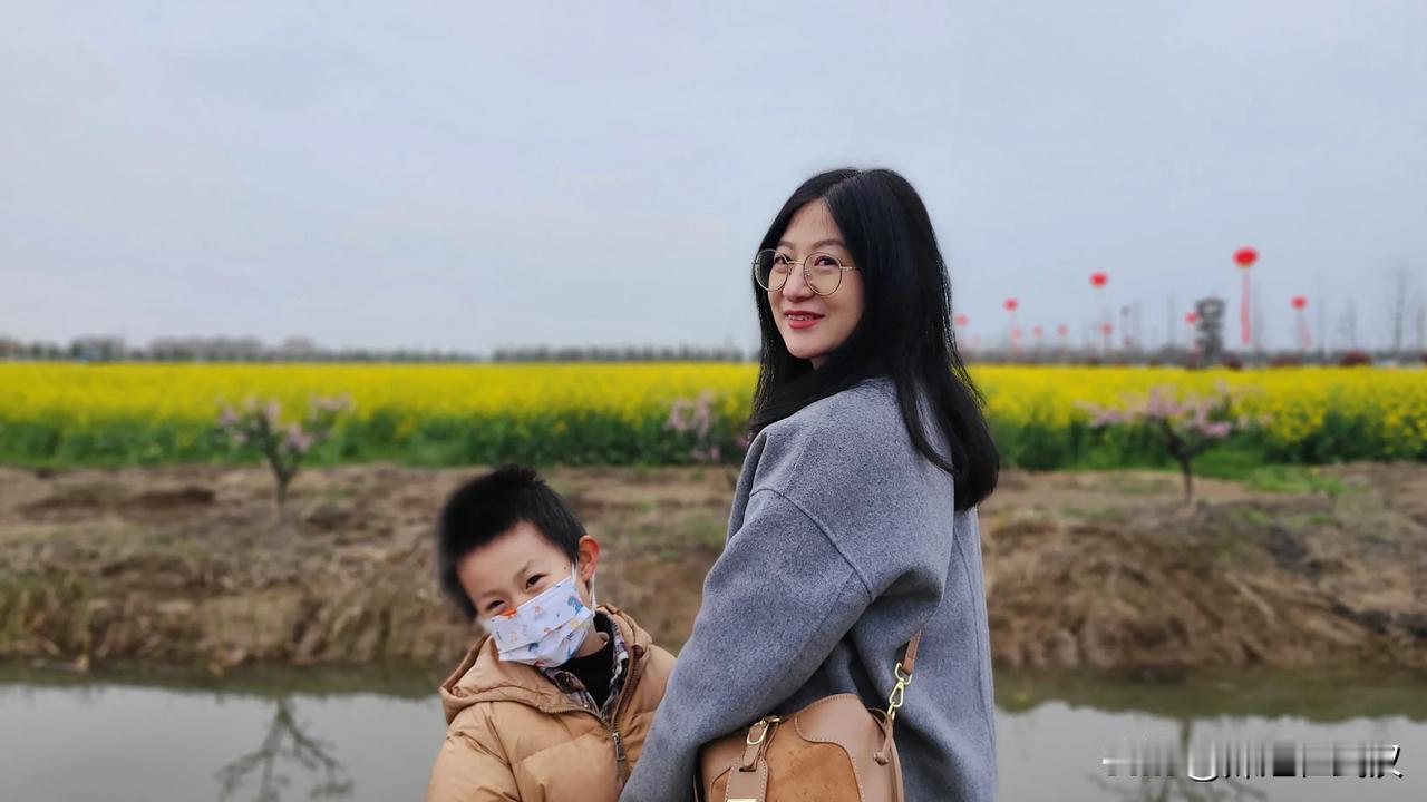 今年的第一顿小龙虾，没想到阵仗这么大。今天潜江小龙虾开捕，不仅带豆豆近距离体验了