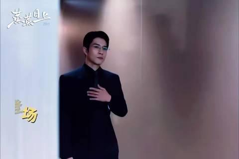 西装精英回归🔥看韩东君演律师不烧心！《蒸蒸日上》今天开播，@韩东君ElvisH