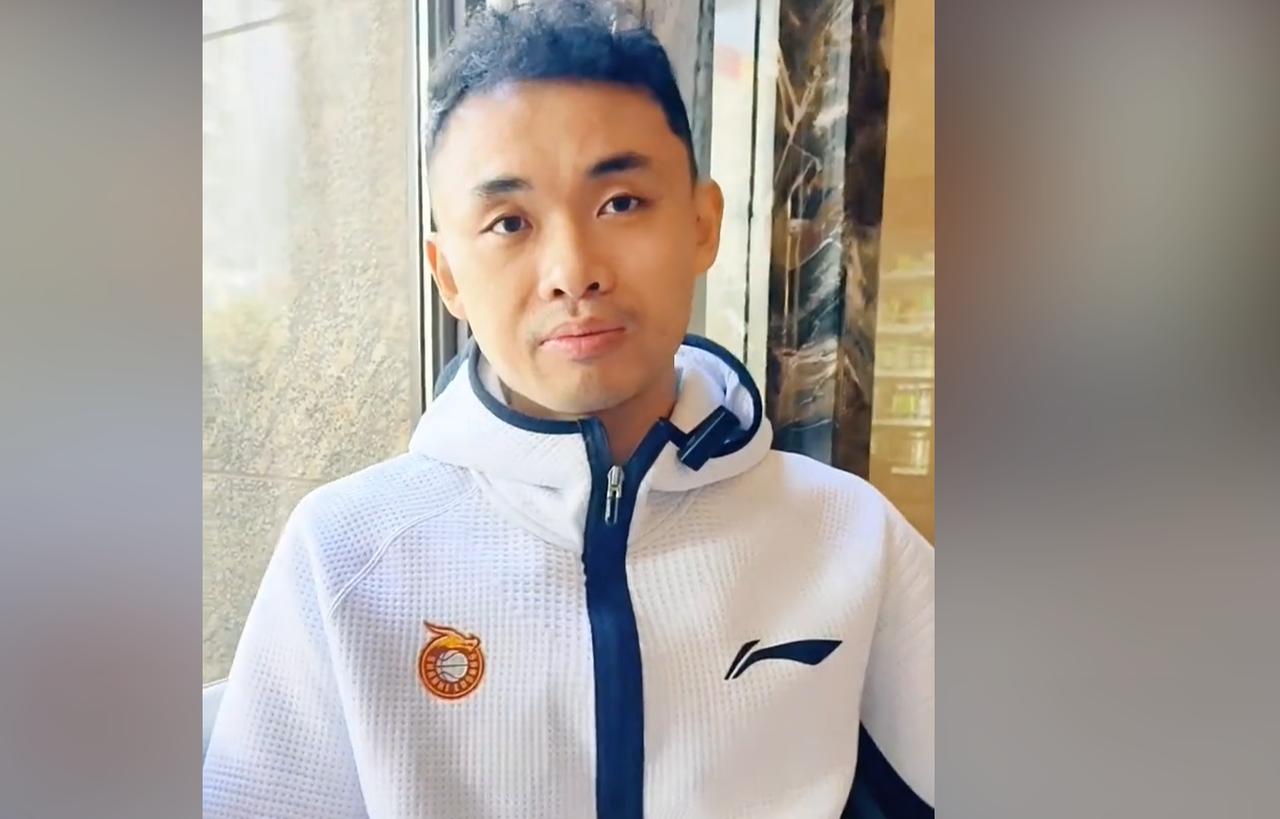 原帅措手不及！

据山西体育媒体人透露，为了腾出顶薪空间和优化阵容，山西男篮计划