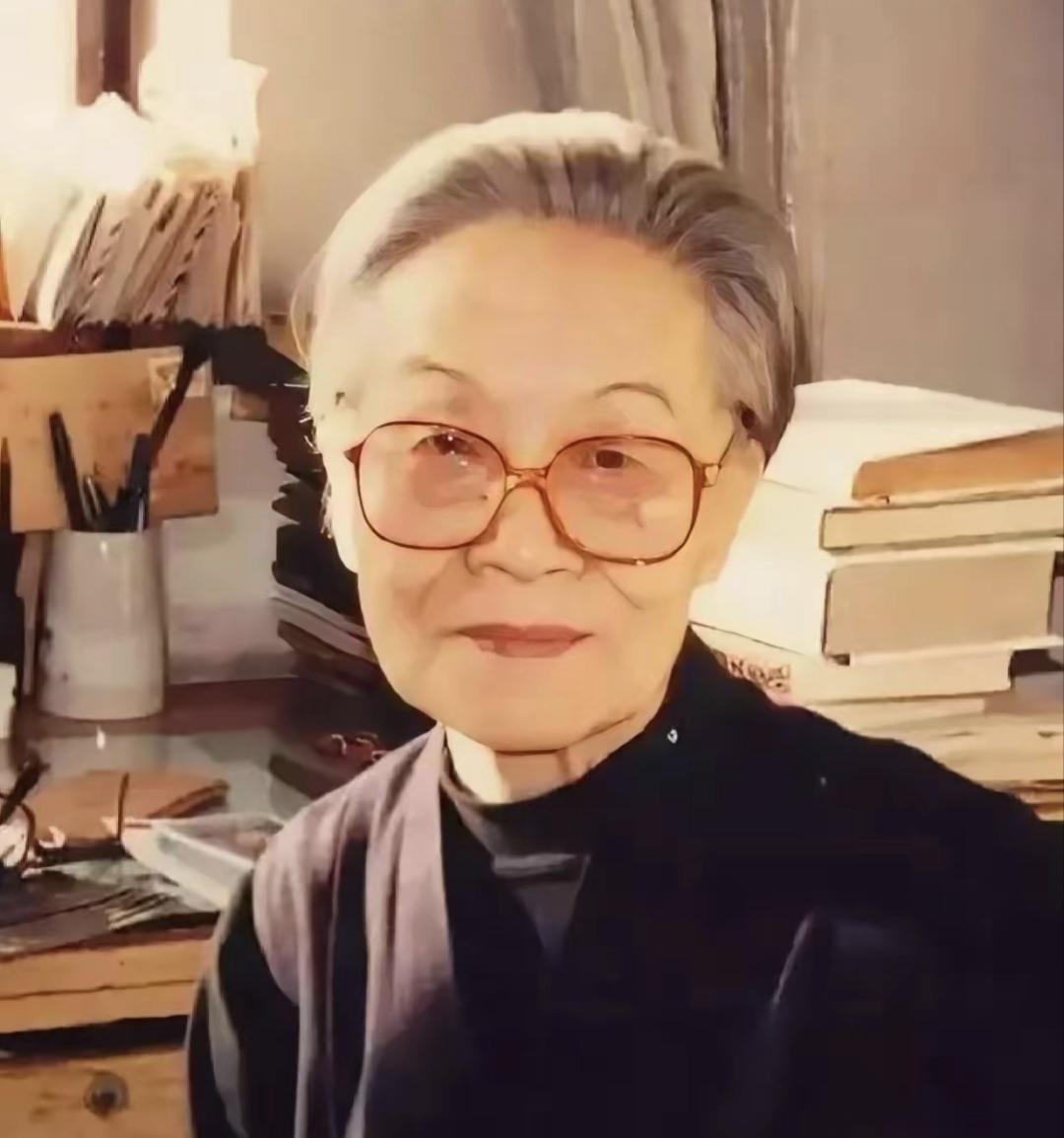 杨绛曾说：
“当你的脚，被你的鞋，磨出了泡，你却还舍不得丢掉，那说明你喜欢。
突