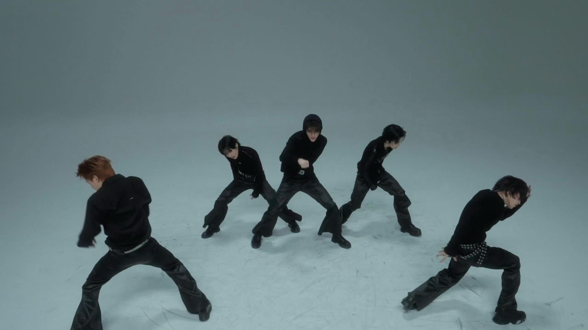 男团舞也可以很曼妙看完只剩惊艳！AM8IC一镜到底舞蹈将LUKOIE概念完美呈现