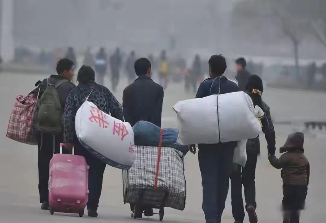 ✨完全支持给农民提高养老金✨

☑️中国农村60岁以上的老人有1.26亿，其中，