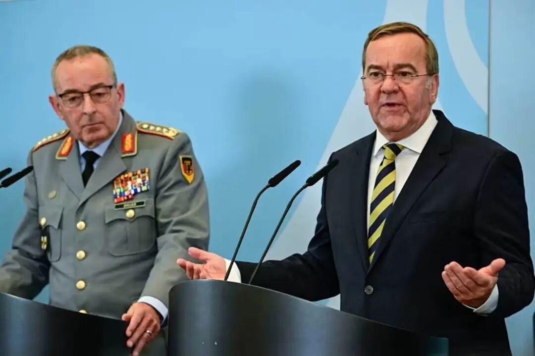 德国国防部长鲍里斯·皮斯托里乌斯透露了德国名为《对欧洲的责任》的战后首份军事战略