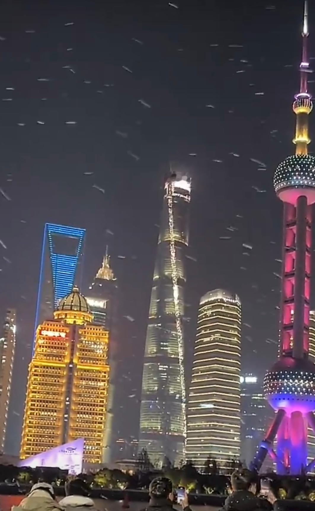 上海下雪什么！那杭州啥时候下雪啊冬天不下点雪，有点感觉对不起冬天这个名称呢，回一