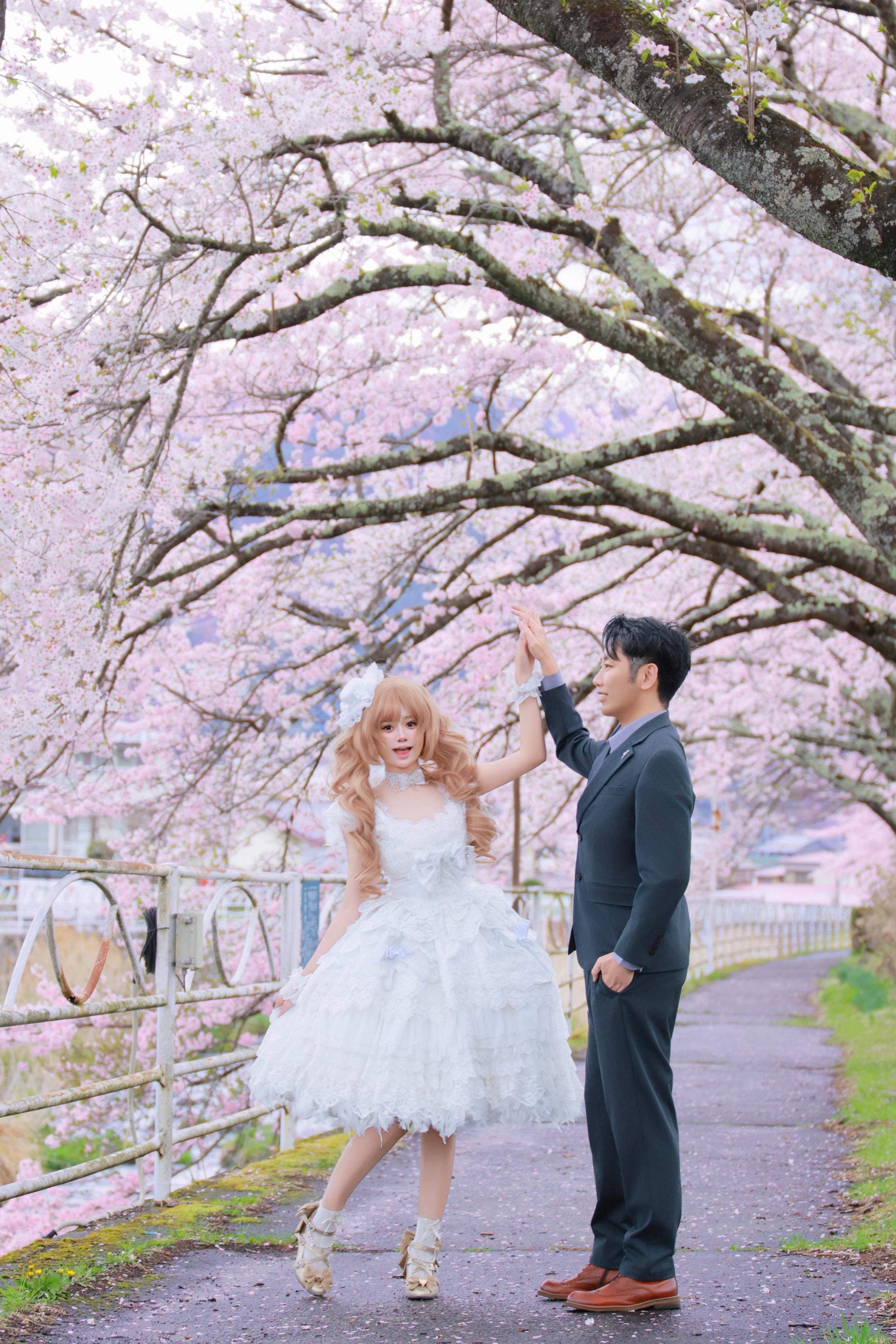 櫻下舞蹈🌸。