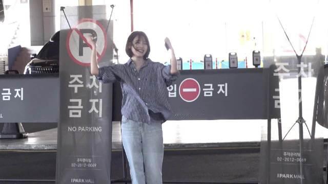 #李知恩[超话]#  ⚔️#JUSTFORIU#
260920 IU李知恩舞台问候下班路

『©고구