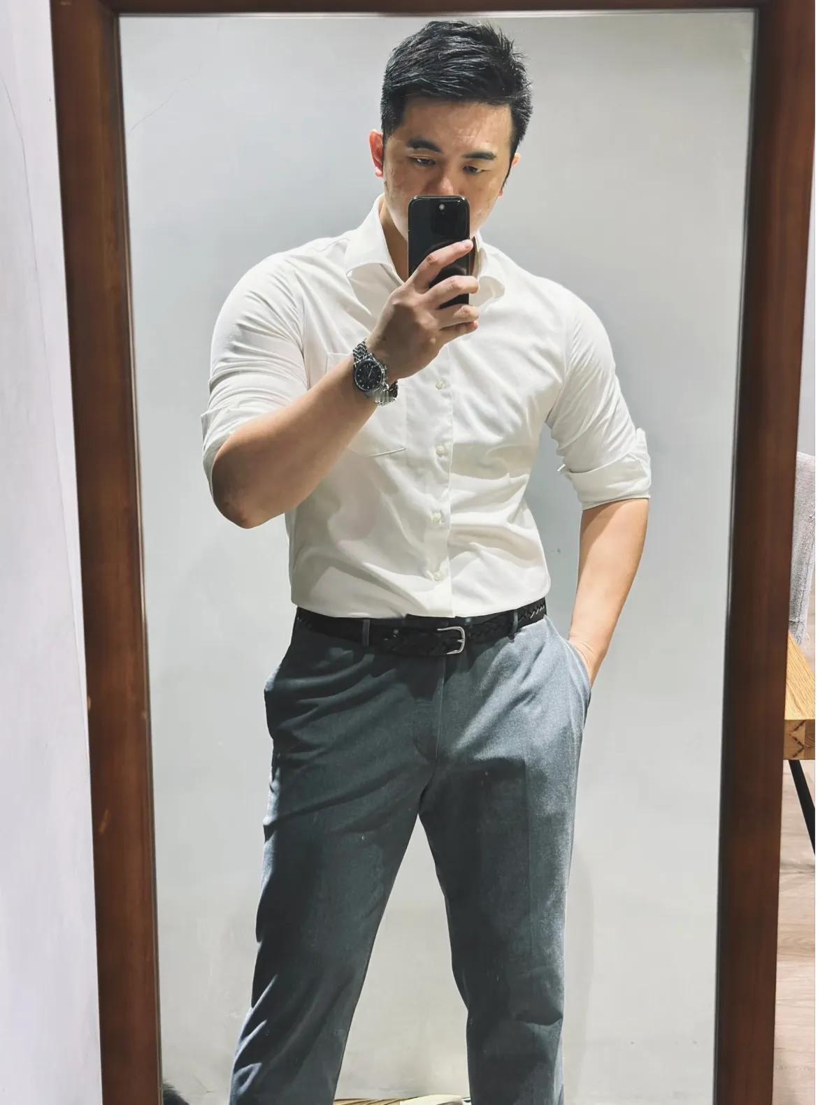 放假休息了两天感觉气色好多了#大叔# #正装# #正装大叔上线# #正装健身小叔