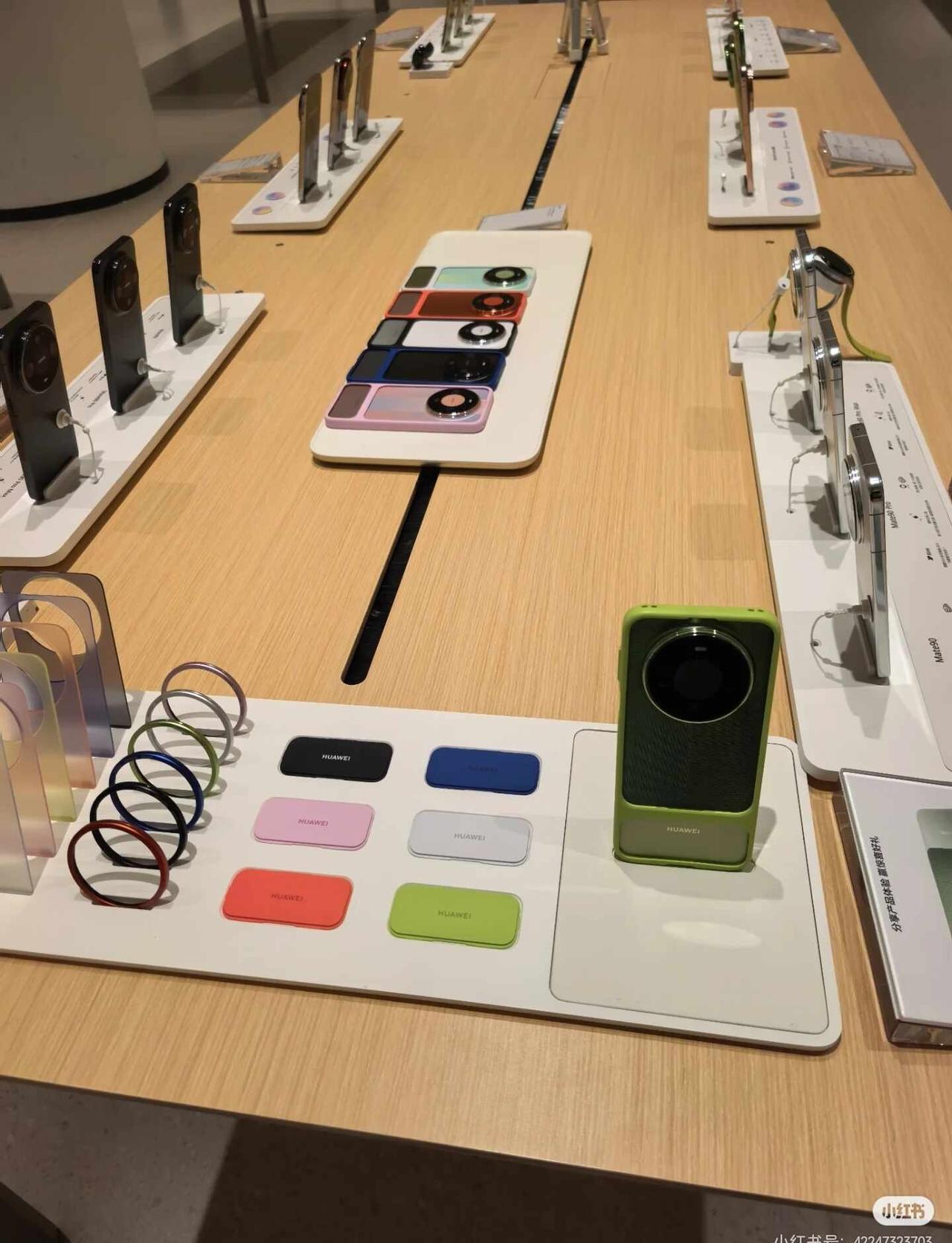 Mate 90
● 最强性能完全体，华为 Mate 90 系列来了。
华为Mat