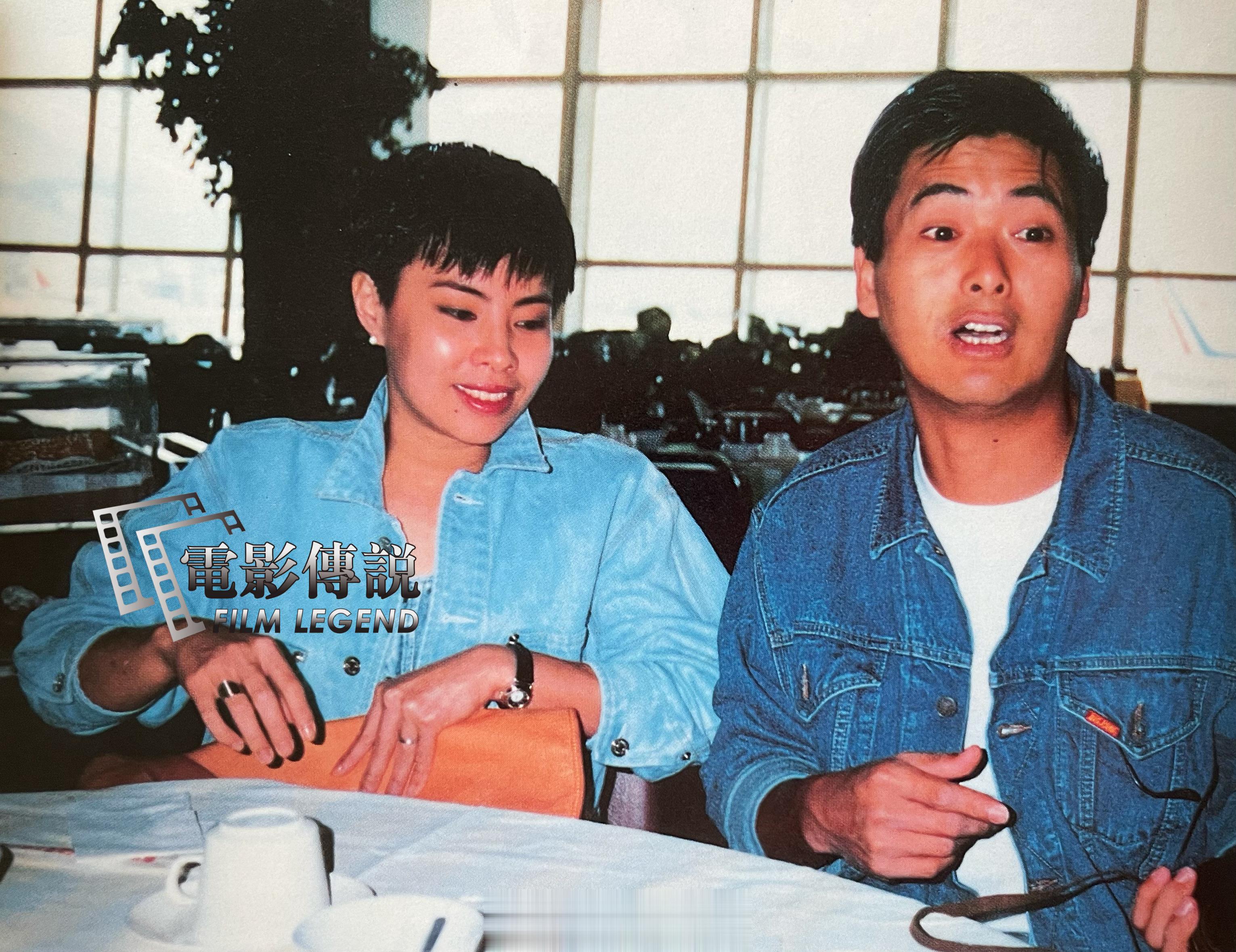 1990年，发哥被抓拍到的“小甜蜜” 七夕快乐[心]#周润发# ​​​