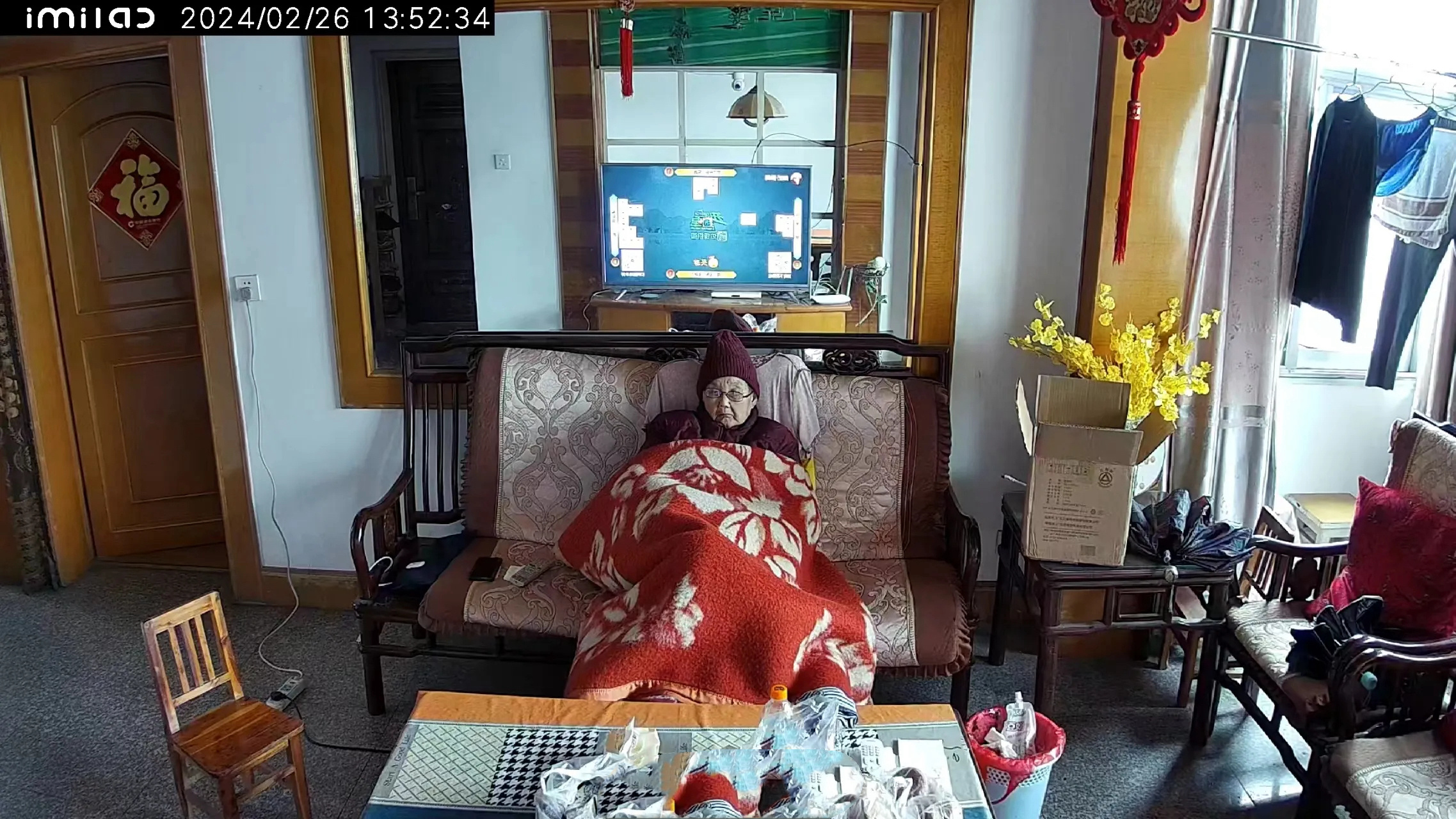 一位60岁的网友独白：长命百岁真的好吗？这是我快九十岁的老妈，每天早上7点30分