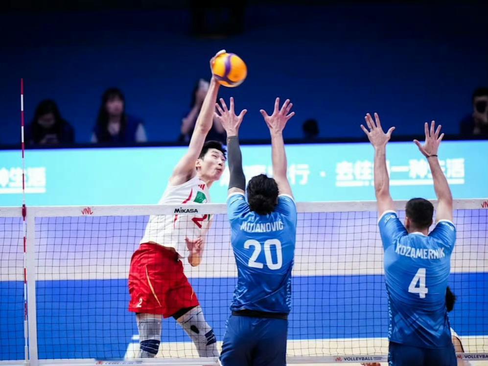 三边攻亮眼，二传、自由人拉胯，中国男排2-3惜败于斯洛文尼亚，无缘世联赛开门红！