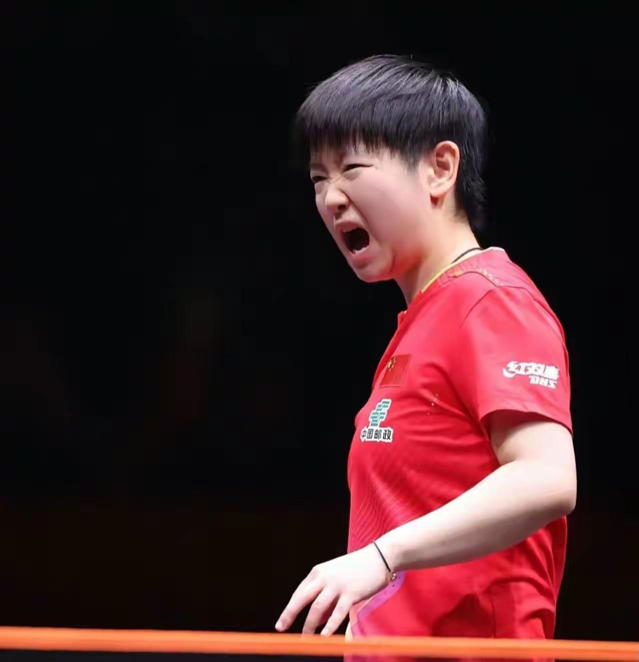 孙颖莎打球靠的是她的灵敏，反应能力持快，就是说只要你抡拍，她就能计算出你球的落点